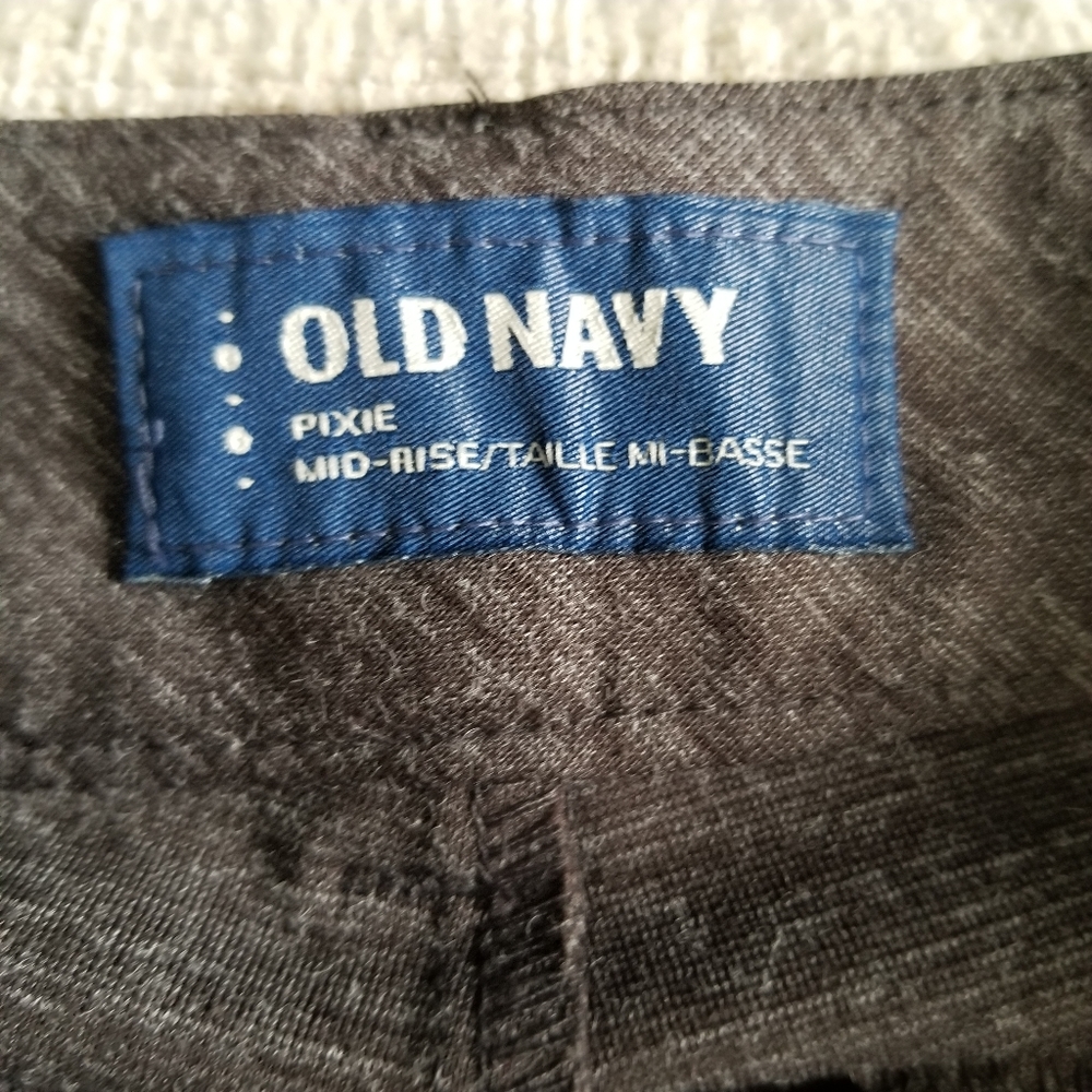 Old Navy Stretch Pixie Pants - Mid Rise - Gray - Women’s Size 8 - Picture 4 of 12